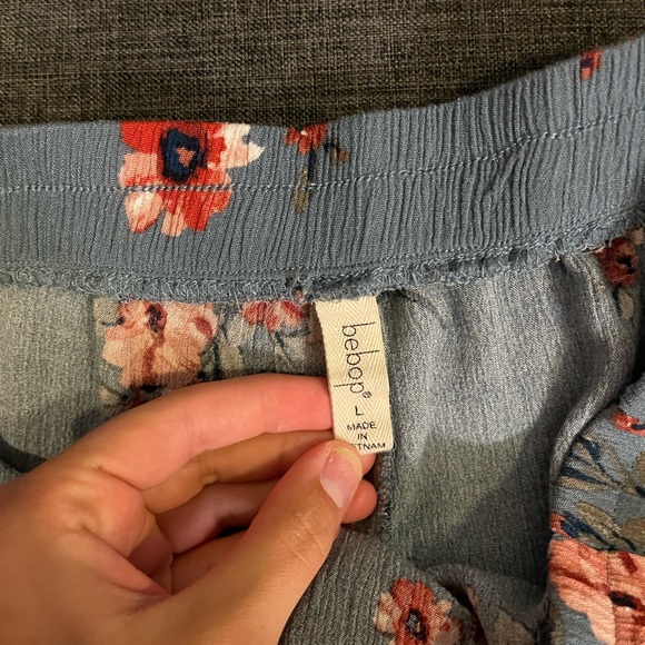 Flora Shorts - Picture 3 of 3